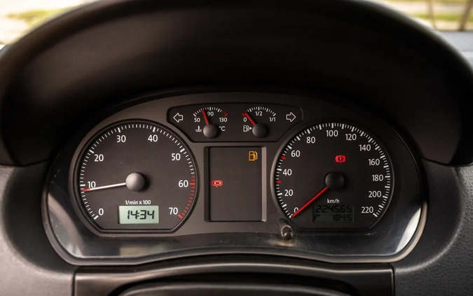 Volkswagen Polo cena 8300 przebieg: 224000, rok produkcji 2007 z Gubin małe 301